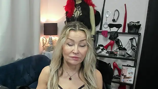 crystaLUX online show from April 17, 2026, 4:37 am