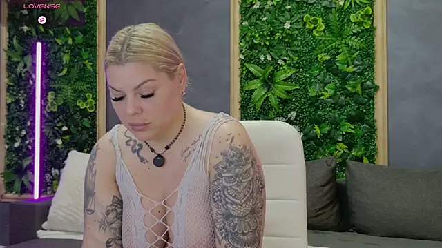 Raven Luna online show from June 11, 2026, 4:21 am