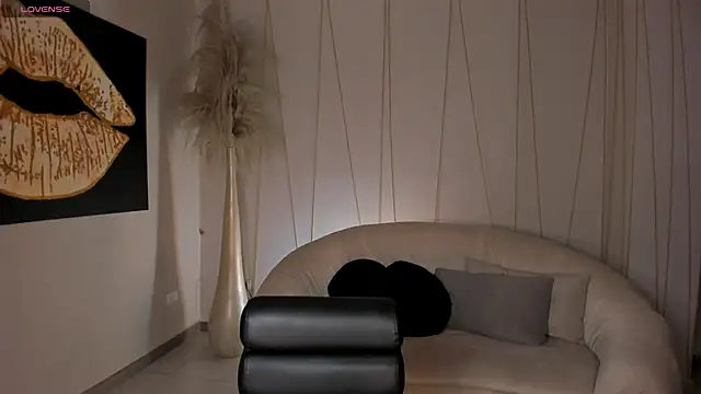 Snapshot of LaurenTurner_ chatting on September 18, 2025, 11:56 am LaurenTurner online show from September 18, 2025, 11:56 am