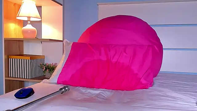 alicialittle online show from January 12, 2025, 11:04 pm