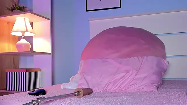 alicialittle online show from February 13, 2025, 7:52 pm