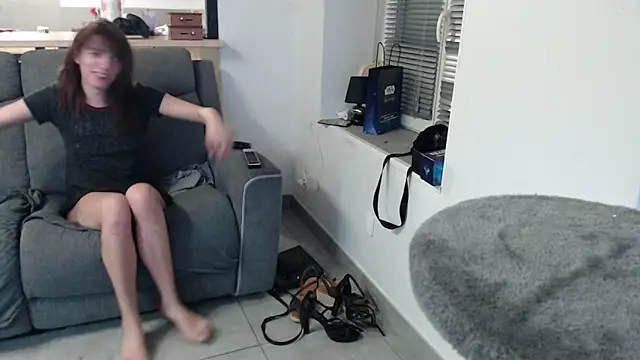 missthon0 online show from November 19, 2025, 3:45 pm