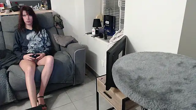 missthon0 online show from December 1, 2025, 12:54 pm