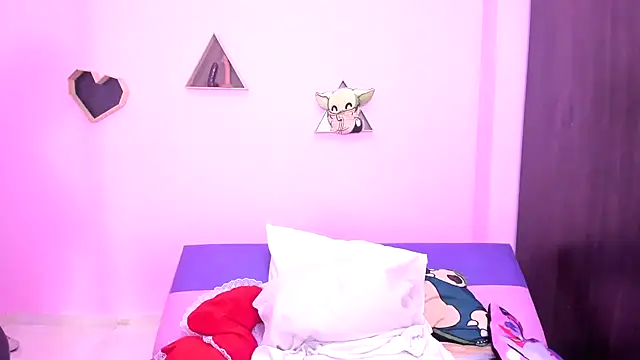 MATURE WHOR33 online show from October 6, 2025, 11:51 am