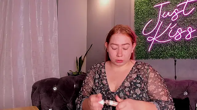 hannamartinn online show from October 9, 2025, 3:43 pm