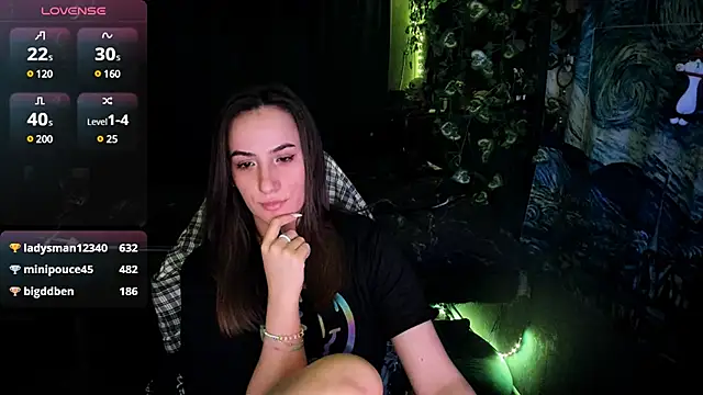 Snapshot of Selbi_Paine chatting on March 20, 2025, 2:40 am Selbi Paine online show from March 20, 2025, 2:40 am