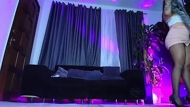 Aliciawonderxx online show from June 11, 2026, 12:32 am