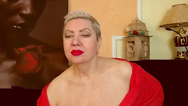 Snapshot of LadyPosh chatting on December 17, 2025, 11:05 am LadyPosh online show from December 17, 2025, 11:05 am