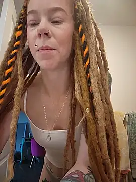 LucidLucy online show from November 4, 2025, 12:59 pm