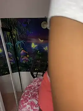 Snapshot of Badjen1027 chatting on October 30, 2025, 1:40 am Badjen1027 online show from October 30, 2025, 1:40 am