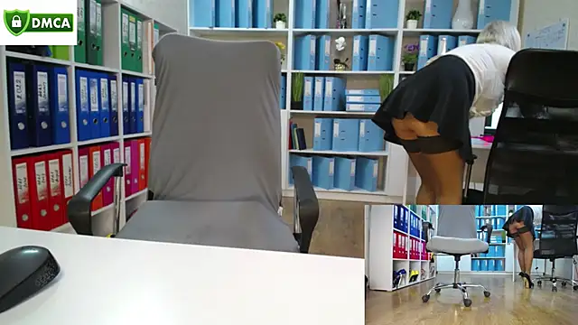 Snapshot of secret-office chatting on October 23, 2025, 5:18 am secret-office online show from October 23, 2025, 5:18 am