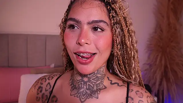 curvyliciousss online show from February 1, 2026, 6:06 pm