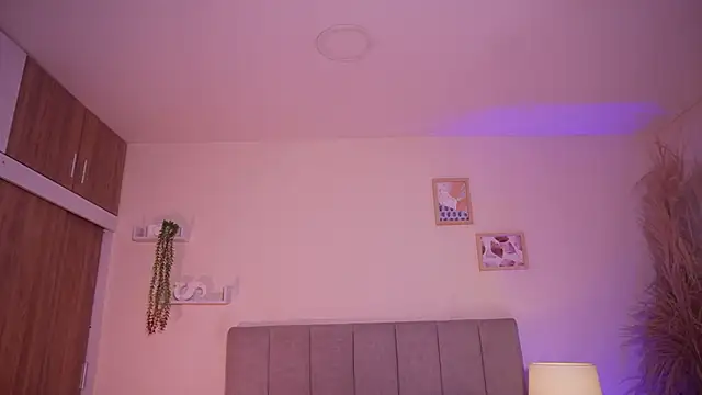 curvyliciousss online show from February 22, 2026, 5:11 pm