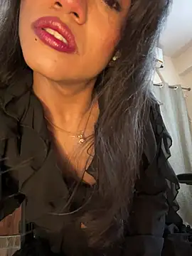 DarlingJenny22 online show from June 4, 2026, 8:15 pm