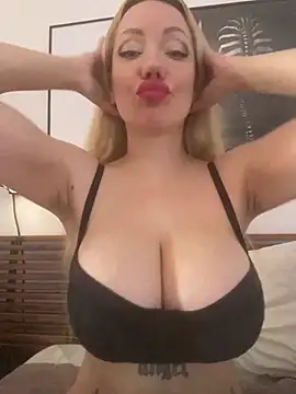 Snapshot of SofiaJoy chatting on February 20, 2026, 2:06 pm SofiaJoy online show from February 20, 2026, 2:06 pm