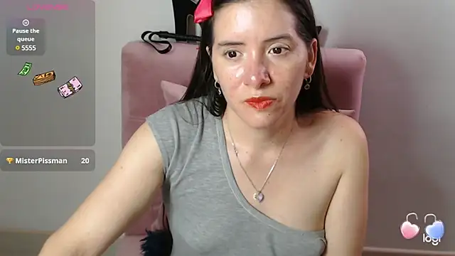 spicey latina online show from January 14, 2025, 7:32 pm