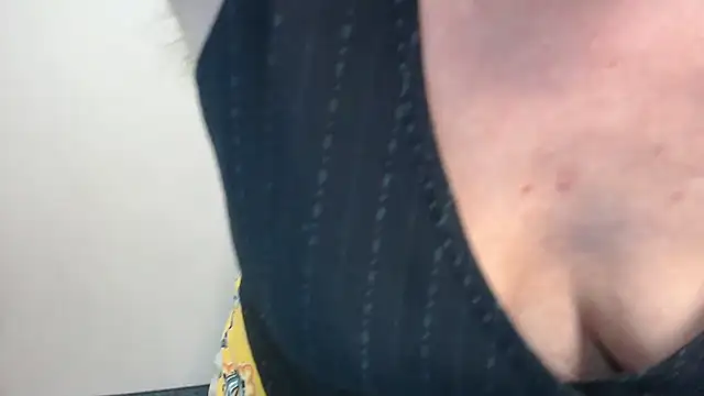 Adelewildx online show from December 18, 2024, 5:59 am