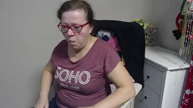 Adelewildx online show from February 5, 2025, 4:37 am