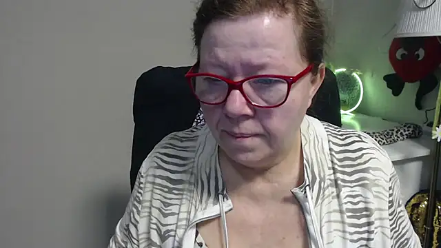 Adelewildx online show from March 18, 2025, 4:15 am