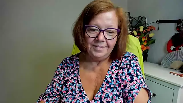 Snapshot of Adelewildx chatting on July 2, 2026, 2:00 am Adelewildx online show from July 2, 2026, 2:00 am