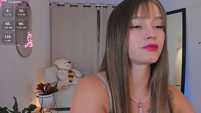 roxie gates  online show from November 25, 2025, 12:54 am