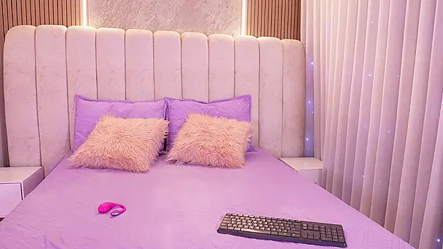 emyli sw  online show from March 16, 2026, 3:12 am