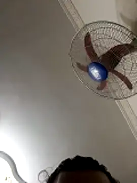 Snapshot of Popzbo chatting on November 30, 2025, 1:04 pm Popzbo online show from November 30, 2025, 1:04 pm