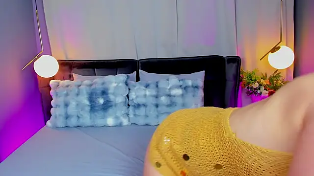 AdoraLynn online show from June 16, 2026, 7:27 pm