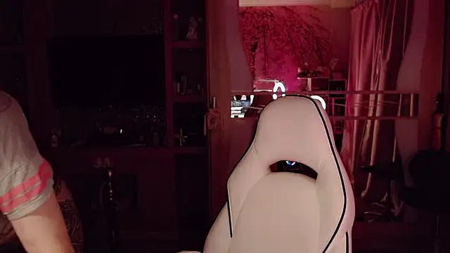 AnnieGOld  online show from March 8, 2026, 6:28 am