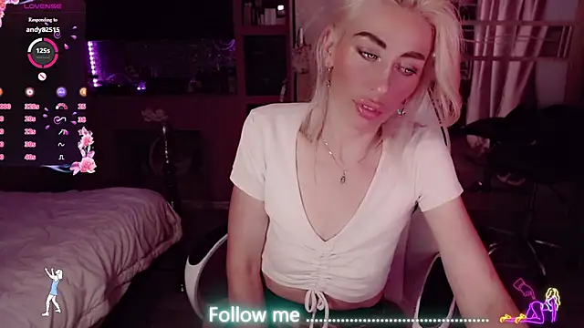 AnnieGOld  online show from July 17, 2026, 8:57 pm