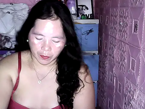 Snapshot of hotpusie_4u chatting on March 5, 2026, 4:47 pm hotpusie 4u online show from March 5, 2026, 4:47 pm