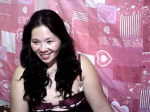 Snapshot of hotpusie_4u chatting on April 13, 2026, 4:23 pm hotpusie 4u online show from April 13, 2026, 4:23 pm