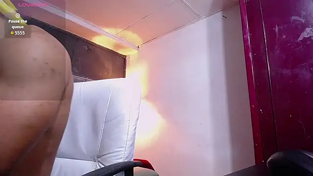 Snapshot of teddyfit19cm chatting on October 3, 2025, 2:36 pm teddyfit19cm online show from October 3, 2025, 2:36 pm