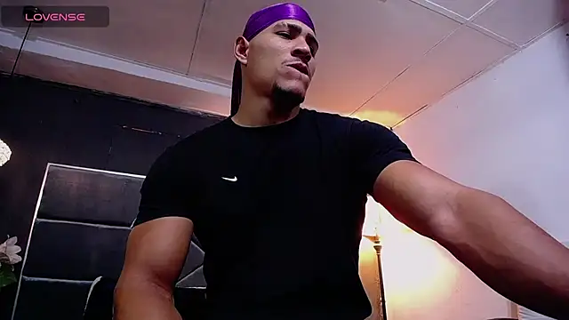 Snapshot of teddyfit19cm chatting on October 15, 2025, 2:28 pm teddyfit19cm online show from October 15, 2025, 2:28 pm