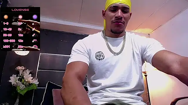 Snapshot of teddyfit19cm chatting on October 29, 2025, 1:24 pm teddyfit19cm online show from October 29, 2025, 1:24 pm