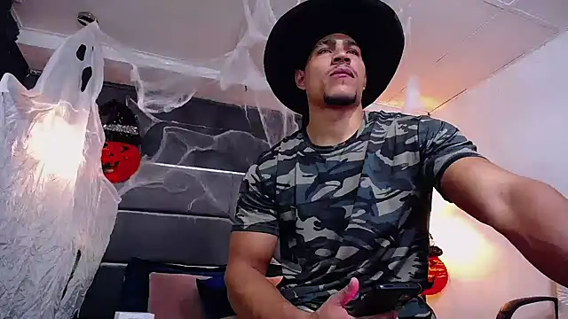 Snapshot of teddyfit19cm chatting on October 31, 2025, 2:07 pm teddyfit19cm online show from October 31, 2025, 2:07 pm