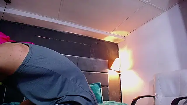 Snapshot of teddyfit19cm chatting on November 8, 2025, 1:00 pm teddyfit19cm online show from November 8, 2025, 1:00 pm