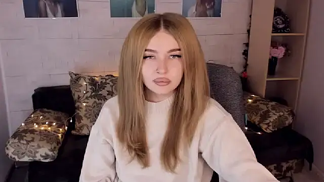 ViolettaLopez online show from December 16, 2024, 11:33 am