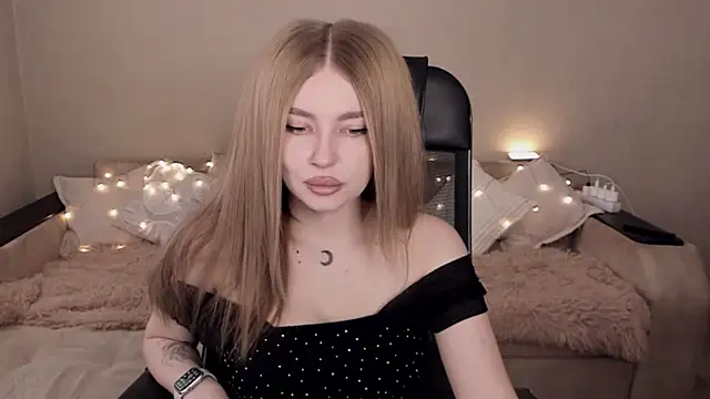 ViolettaLopez online show from February 15, 2025, 11:28 am