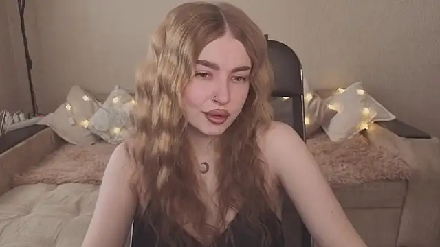 Snapshot of ViolettaLopez chatting on February 8, 2026, 10:29 am ViolettaLopez online show from February 8, 2026, 10:29 am