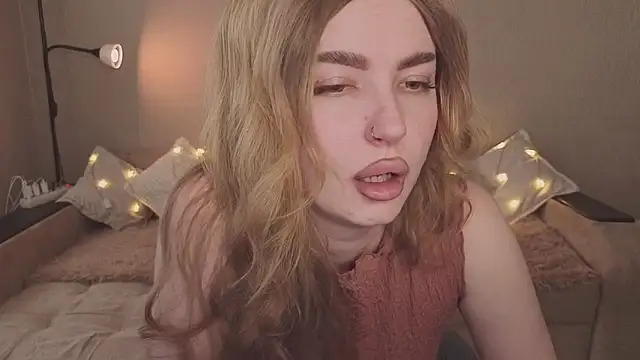 Snapshot of ViolettaLopez chatting on February 16, 2026, 9:27 am ViolettaLopez online show from February 16, 2026, 9:27 am