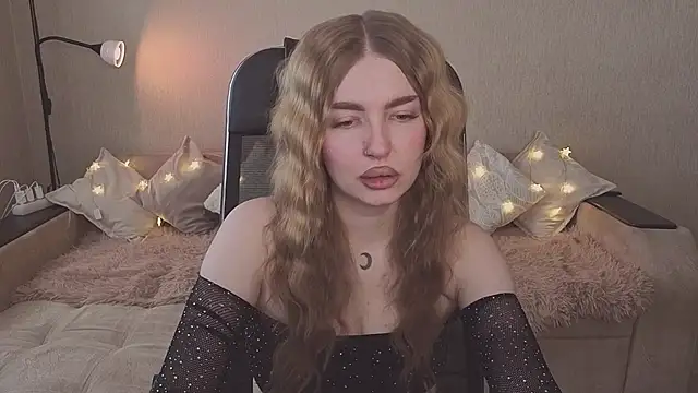 Snapshot of ViolettaLopez chatting on February 17, 2026, 12:56 pm ViolettaLopez online show from February 17, 2026, 12:56 pm