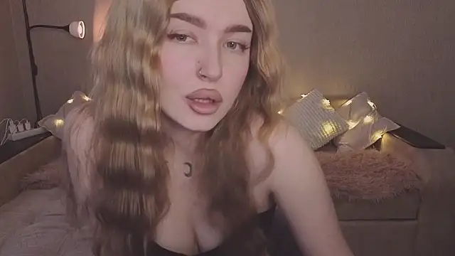 Snapshot of ViolettaLopez chatting on February 19, 2026, 1:18 pm ViolettaLopez online show from February 19, 2026, 1:18 pm