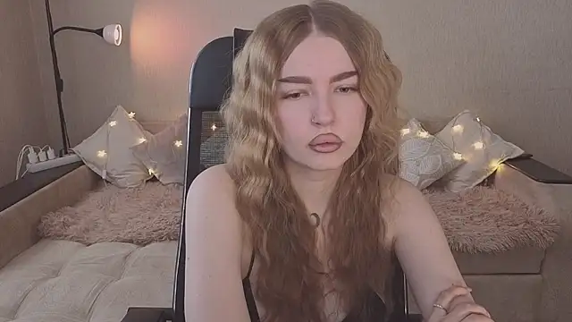 Snapshot of ViolettaLopez chatting on February 20, 2026, 12:27 pm ViolettaLopez online show from February 20, 2026, 12:27 pm