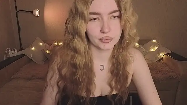 Snapshot of ViolettaLopez chatting on February 22, 2026, 6:06 pm ViolettaLopez online show from February 22, 2026, 6:06 pm