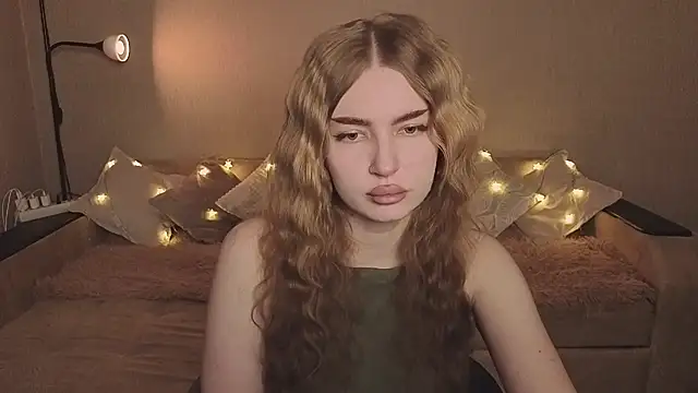 Snapshot of ViolettaLopez chatting on February 24, 2026, 2:37 pm ViolettaLopez online show from February 24, 2026, 2:37 pm