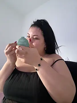 AshlyRouse online show from October 4, 2025, 11:30 am