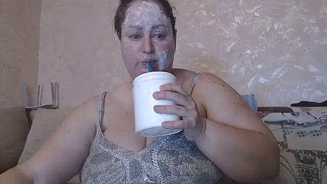 Snapshot of Amy_August chatting on March 9, 2025, 7:01 am Amy August online show from March 9, 2025, 7:01 am