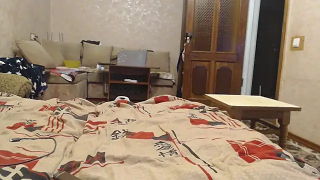 Amy August online show from November 12, 2025, 5:35 pm