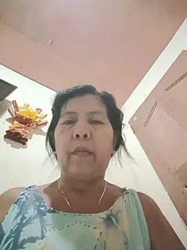 Snapshot of TropicalFlower chatting on June 16, 2026, 1:36 pm TropicalFlower online show from June 16, 2026, 1:36 pm